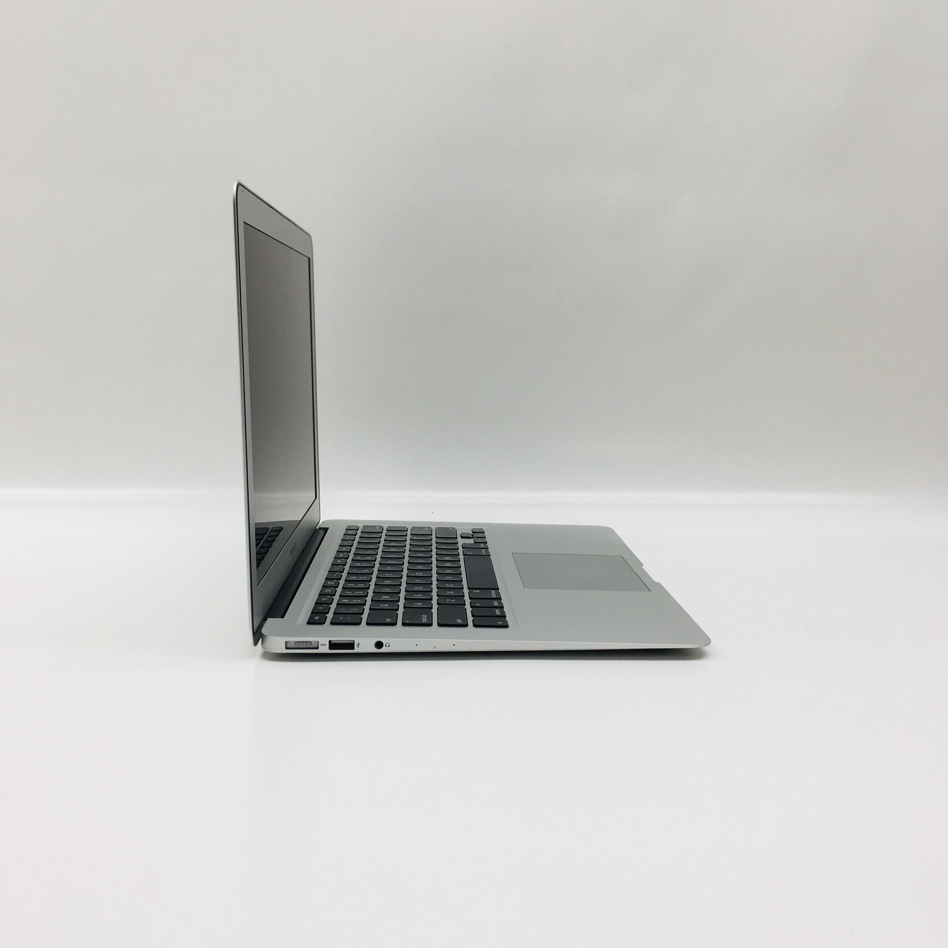 MacBook Air 13" Early 2015 (Intel Core i5 1.6 GHz 4 GB RAM 128 GB SSD), Intel Core i5 1.6 GHz, 4 GB RAM, 128 GB SSD, image 2